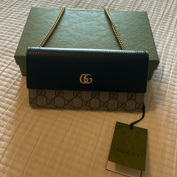 Gucci GG Marmont bi-color wallet on chain - Picture 1 of 7
